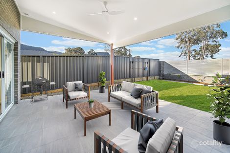 10b Saddleback Cres, Kembla Grange, NSW 2526