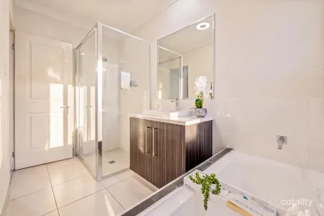 Property photo of 55 McFarlane Drive Kanimbla QLD 4870