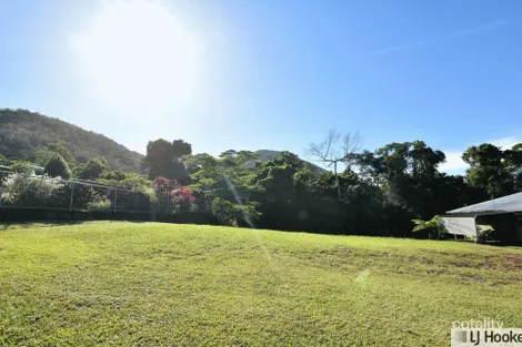 33 Pease St, Tully, QLD 4854