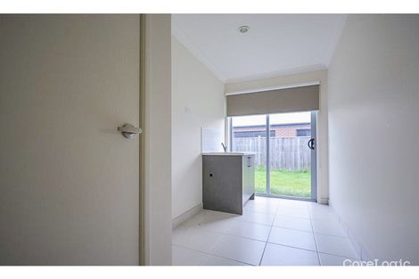 Property photo of 15 Chantenay Parade Cranbourne North VIC 3977