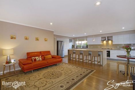 Property photo of 27 Watersedge Close Knoxfield VIC 3180