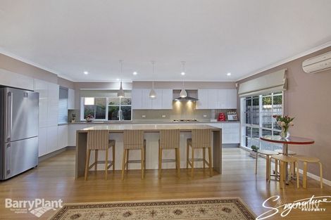 Property photo of 27 Watersedge Close Knoxfield VIC 3180