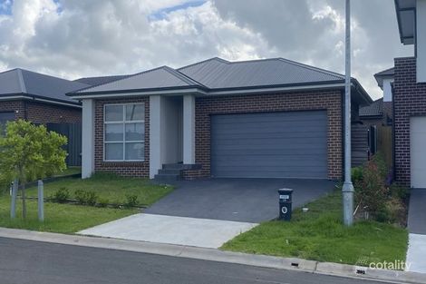28 Evergreen Dr, Oran Park, NSW 2570