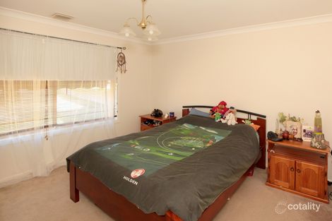 Property photo of 1 Willang Crescent Glenfield Park NSW 2650