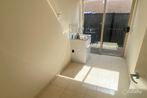 Property photo of 8 Maple Leaf Crescent Point Cook VIC 3030