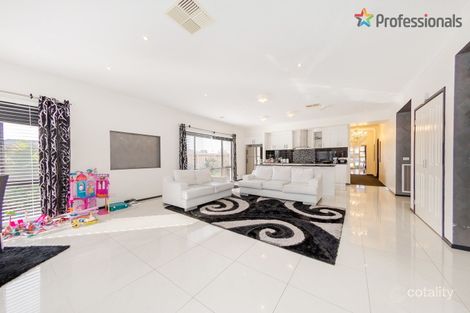 2 Springlands Cres, Fraser Rise, VIC 3336