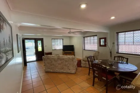 Property photo of 37 Salstone Street Kangaroo Point QLD 4169