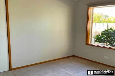 Property photo of 8 County Drive Berwick VIC 3806
