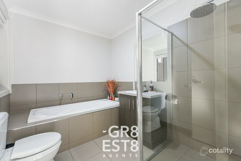 Property photo of 26 Aquatic Drive Cranbourne West VIC 3977