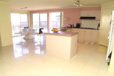 Property photo of 5 Langhorne Crescent Rowville VIC 3178