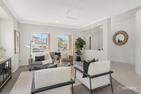 Property photo of 10 Valetta Crescent Varsity Lakes QLD 4227