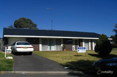 16 Frampton Ave, St Clair, NSW 2759