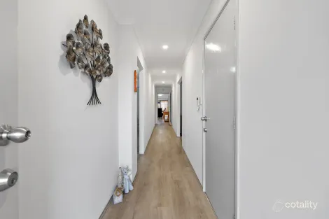 Property photo of 33 Tipperary Bend Canning Vale WA 6155