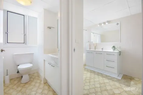 Property photo of 18/24 The Esplanade Burleigh Heads QLD 4220