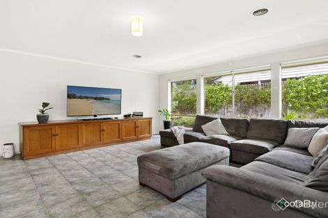 Property photo of 1 Sweet Wattle Place Somerville VIC 3912