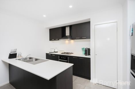 Property photo of 10 Fluent Lane Greenvale VIC 3059