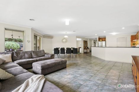 Property photo of 1 Sweet Wattle Place Somerville VIC 3912