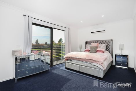 Property photo of 10 Fluent Lane Greenvale VIC 3059