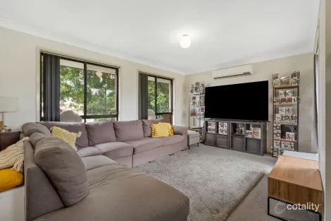 Property photo of 4 Otway Place Parkinson QLD 4115