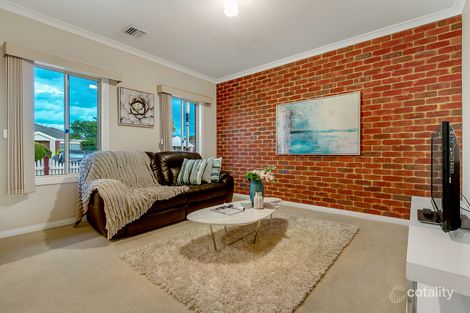 Property photo of 16 Jacaranda Place Craigieburn VIC 3064