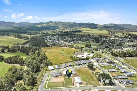 18 Oakhill Tce, Churchill, VIC 3842