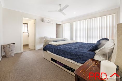 Property photo of 8 Regal Park Drive Oxley Vale NSW 2340