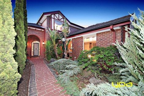 Property photo of 1 Lightwood Green Caroline Springs VIC 3023