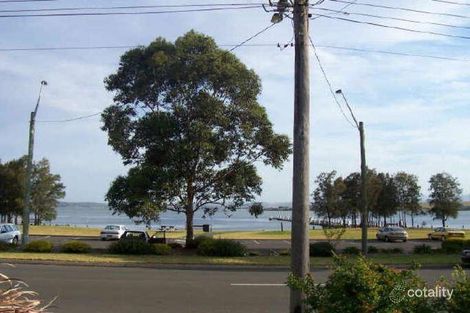 Property photo of 28 Lakeside Drive Kanahooka NSW 2530