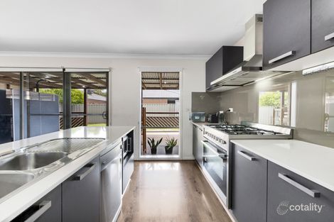Property photo of 17 Challenger Circuit Cranbourne East VIC 3977