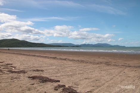 12 Hall Dr, Wilson Beach, QLD 4800