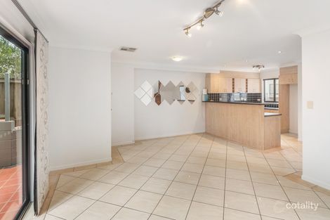 Property photo of 2/18 Princess Street Fairfield QLD 4103
