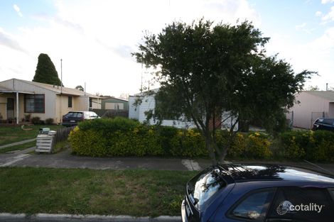 17 Staverly Rd, Herne Hill, VIC 3218