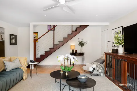 Property photo of 28 Harefield Street Indooroopilly QLD 4068