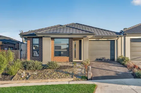 5 Strathfield Ct, Cranbourne East, VIC 3977