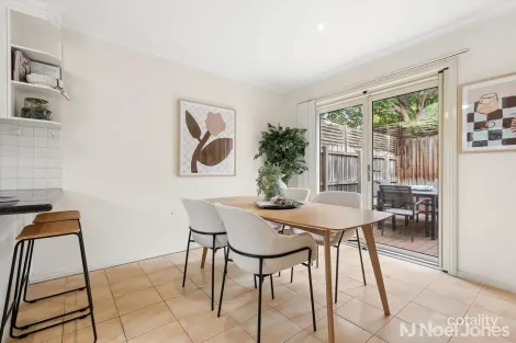 Property photo of 2/728 Doncaster Road Doncaster VIC 3108