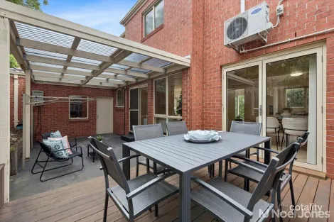 Property photo of 2/728 Doncaster Road Doncaster VIC 3108