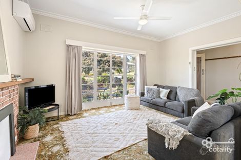 Property photo of 10 Renfrey Place Mount Gambier SA 5290