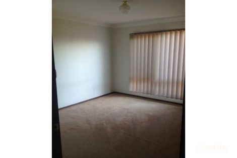 Property photo of 40 Power Drive Mount Warrigal NSW 2528