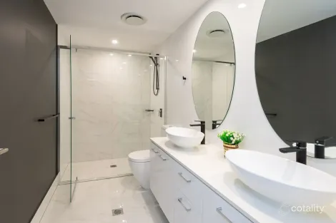 Property photo of 3307/5 Harbour Side Court Biggera Waters QLD 4216