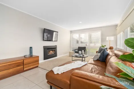 Property photo of 30 East Road Seaford VIC 3198