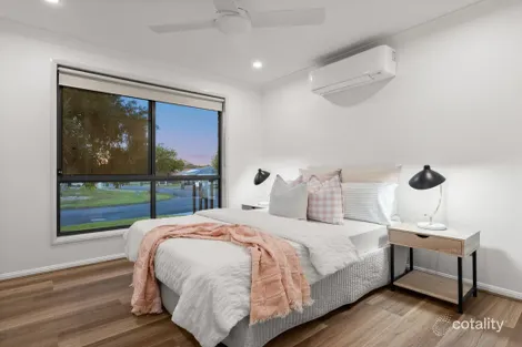 Property photo of 22 Gladebourne Crescent Victoria Point QLD 4165