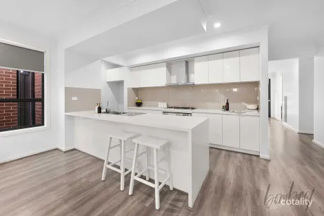 Property photo of 14 Stonecutter Crescent Wollert VIC 3750