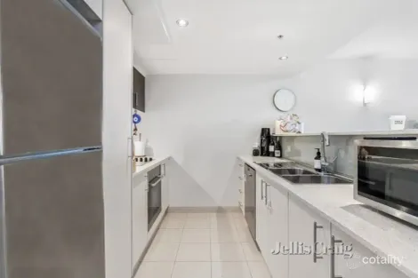 Property photo of 13/4 Mason Street Newport VIC 3015