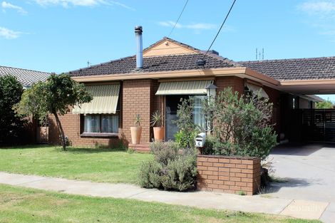 6 Osborn Ave, Kangaroo Flat, VIC 3555