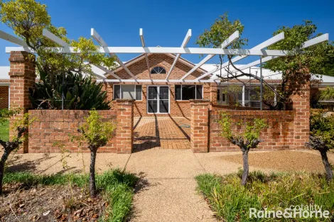 15 Tallowood Cres, Lake Albert, NSW 2650