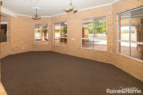 Property photo of 15 Tallowood Crescent Lake Albert NSW 2650