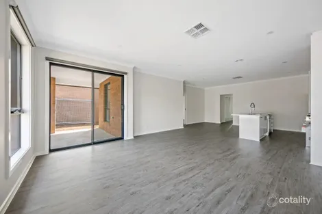 Property photo of 3/17 Regan Drive Romsey VIC 3434