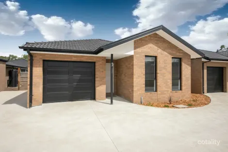 Property photo of 3/17 Regan Drive Romsey VIC 3434