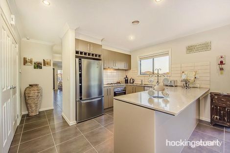 Property photo of 12 Keats Way Fraser Rise VIC 3336