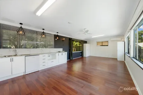 22 Priestley Pde, Point Clare, NSW 2250
